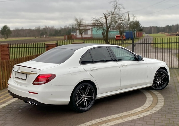 Mercedes-Benz Klasa E cena 169900 przebieg: 106000, rok produkcji 2018 z Żuromin małe 352